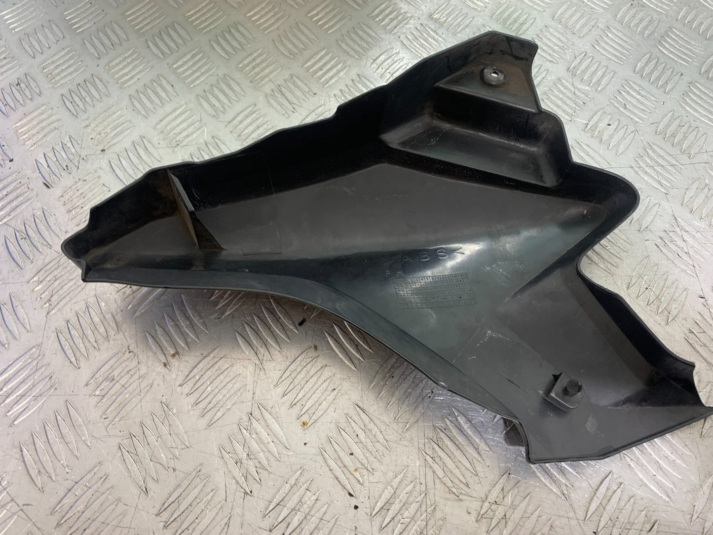 YAMAHA YBR125 YBR 125 RIGHT SIDE PANEL YEAR 2010-2017 (CMB1252)