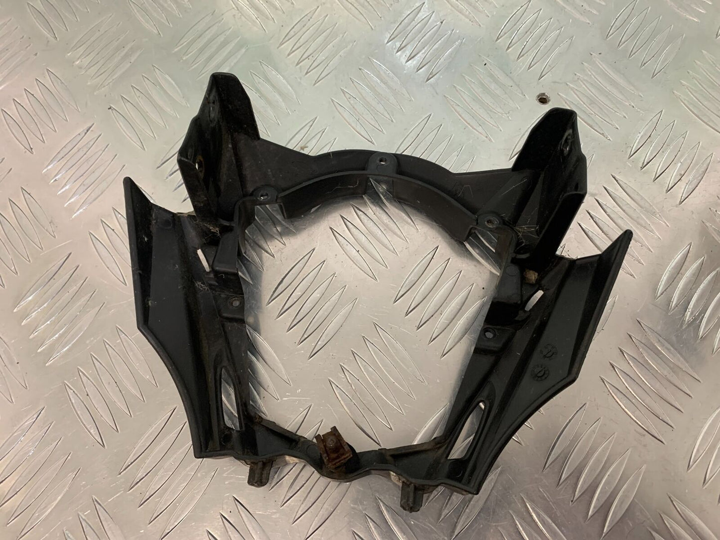 RIEJU 125 MARATHON SM PRO HEADLIGHT BRACKET   YEAR 2015(STOCK 938)
