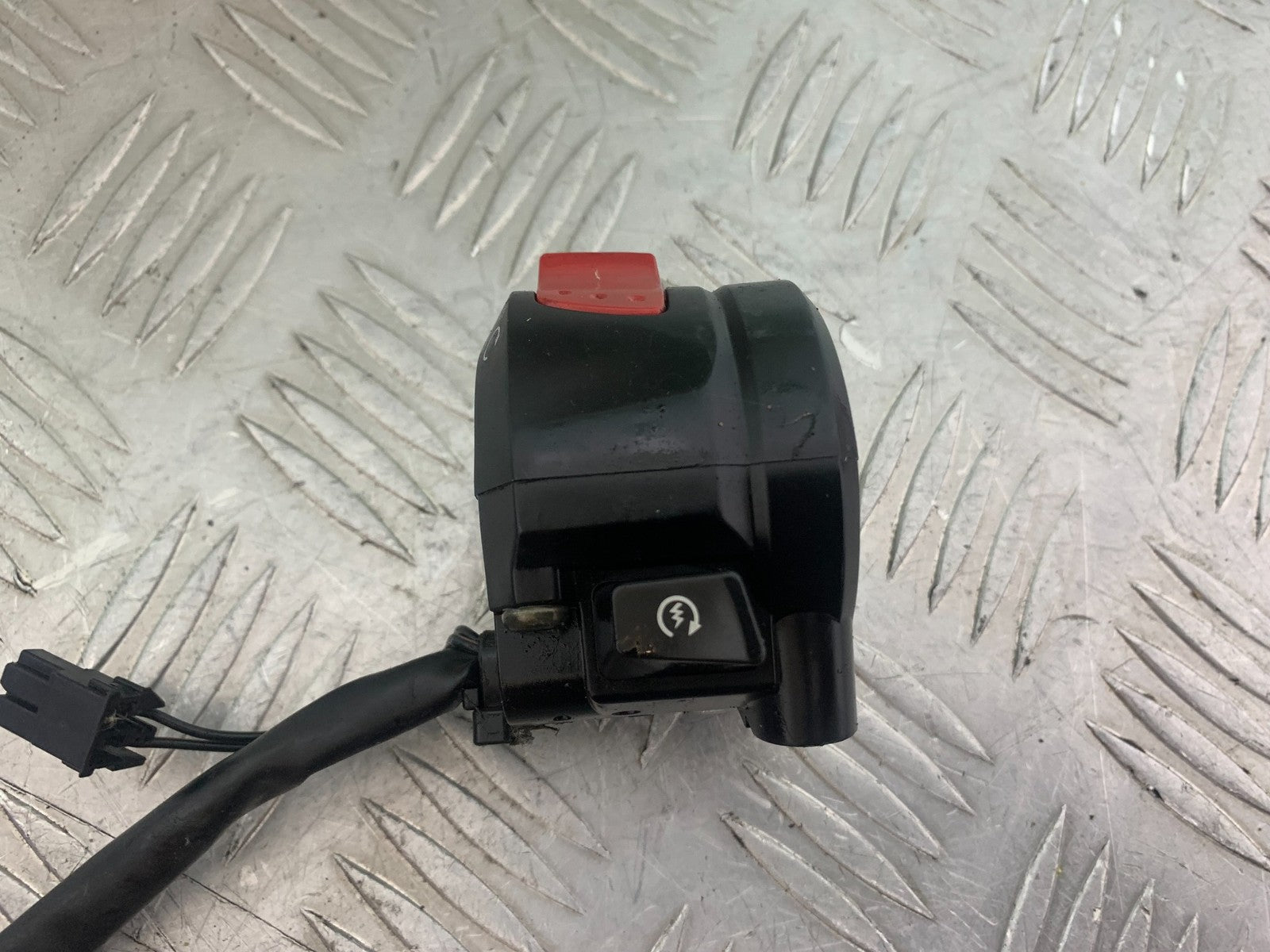 SUZUKI GSR600 GSR 600 RIGHT SWITCH GEAR   2006-2010 (CMB1177)