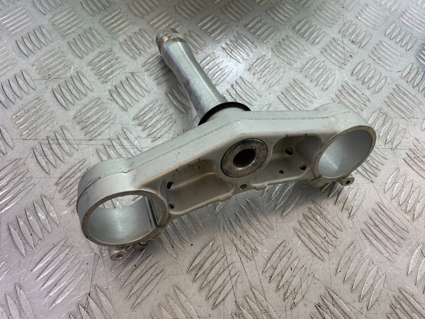 APRILIA RSV4 FACTORY BOTTOM YOKE  YEAR 2009-2012 (CMB1224)