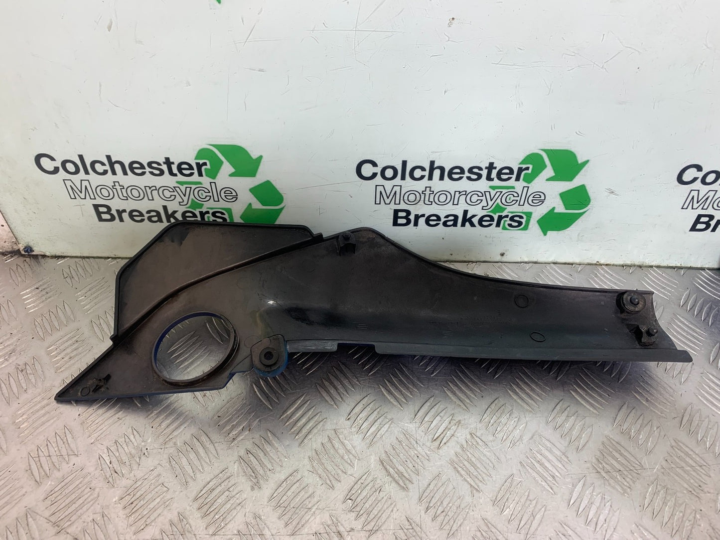 SUZUKI GSX1100 G GSX 1100 G LEFT SEAT PANEL  1991-1996 (CMB1283)