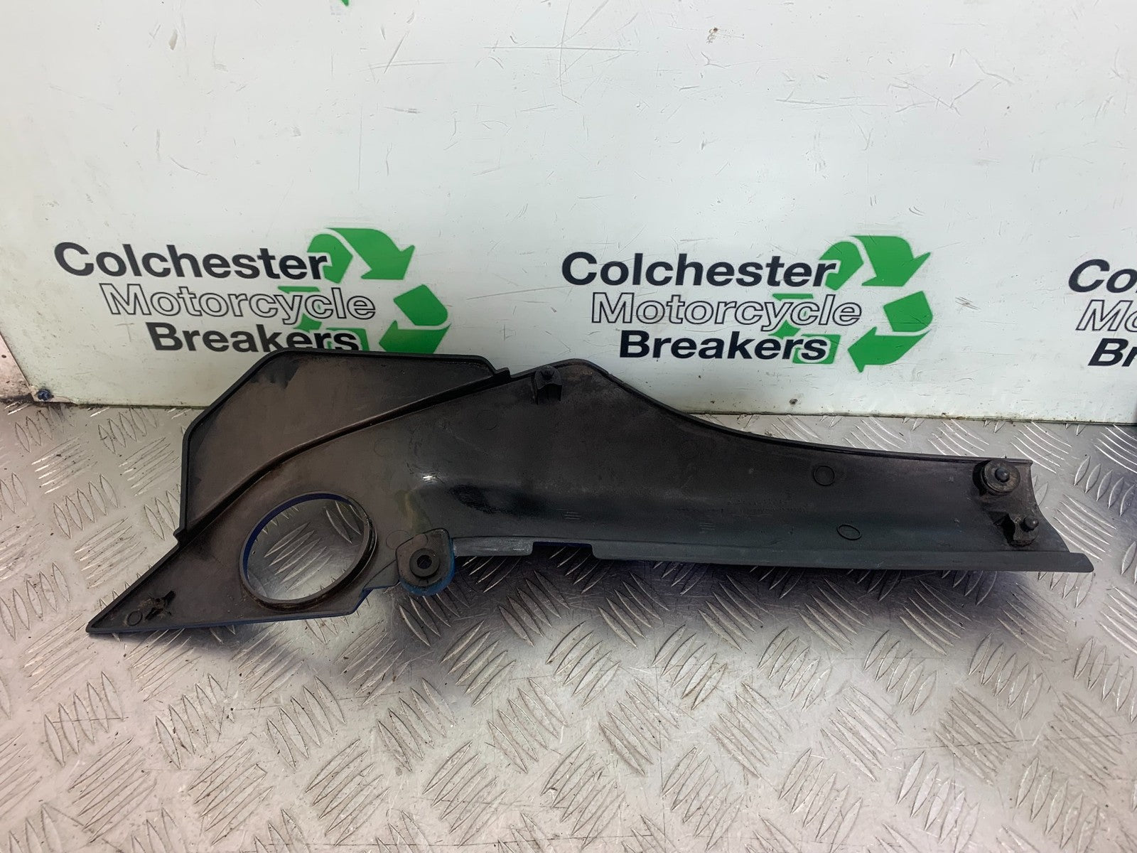 SUZUKI GSX1100 G GSX 1100 G LEFT SEAT PANEL  1991-1996 (CMB1283)