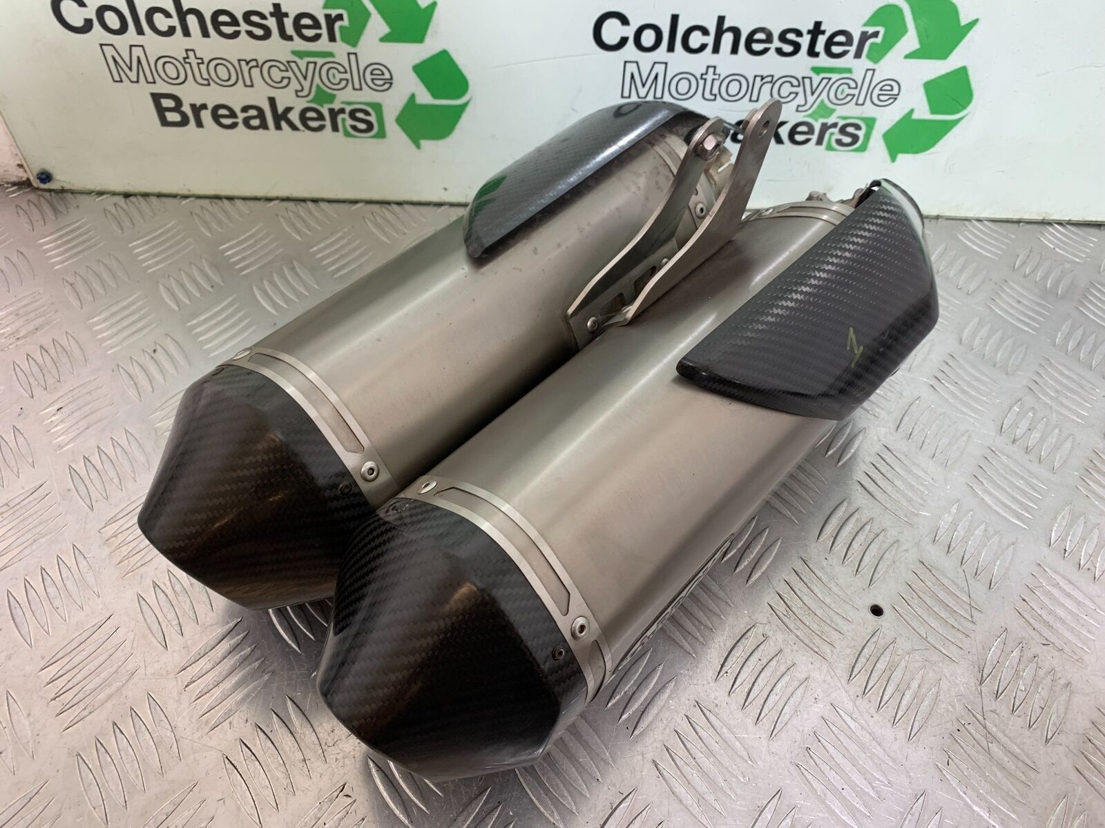 TRIUMPH 1050 SPEED TRIPLE RS  ARROW SILENCERS YEAR 2018-2020 (CMB1029)