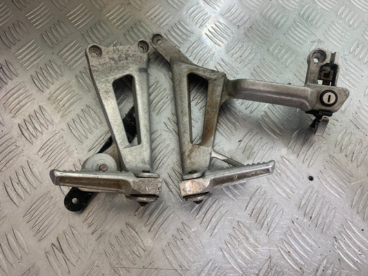 HONDA VFR750 VFR 750 REAR HANGERS AND PEGS    YEAR 1994-1997 (CMB1156)