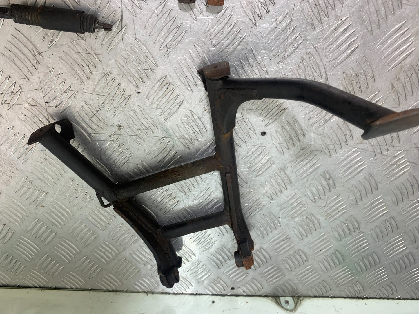 HONDA XL125 VARADERO CENTER STAND   YEAR 2001-2006  (CMB1210)