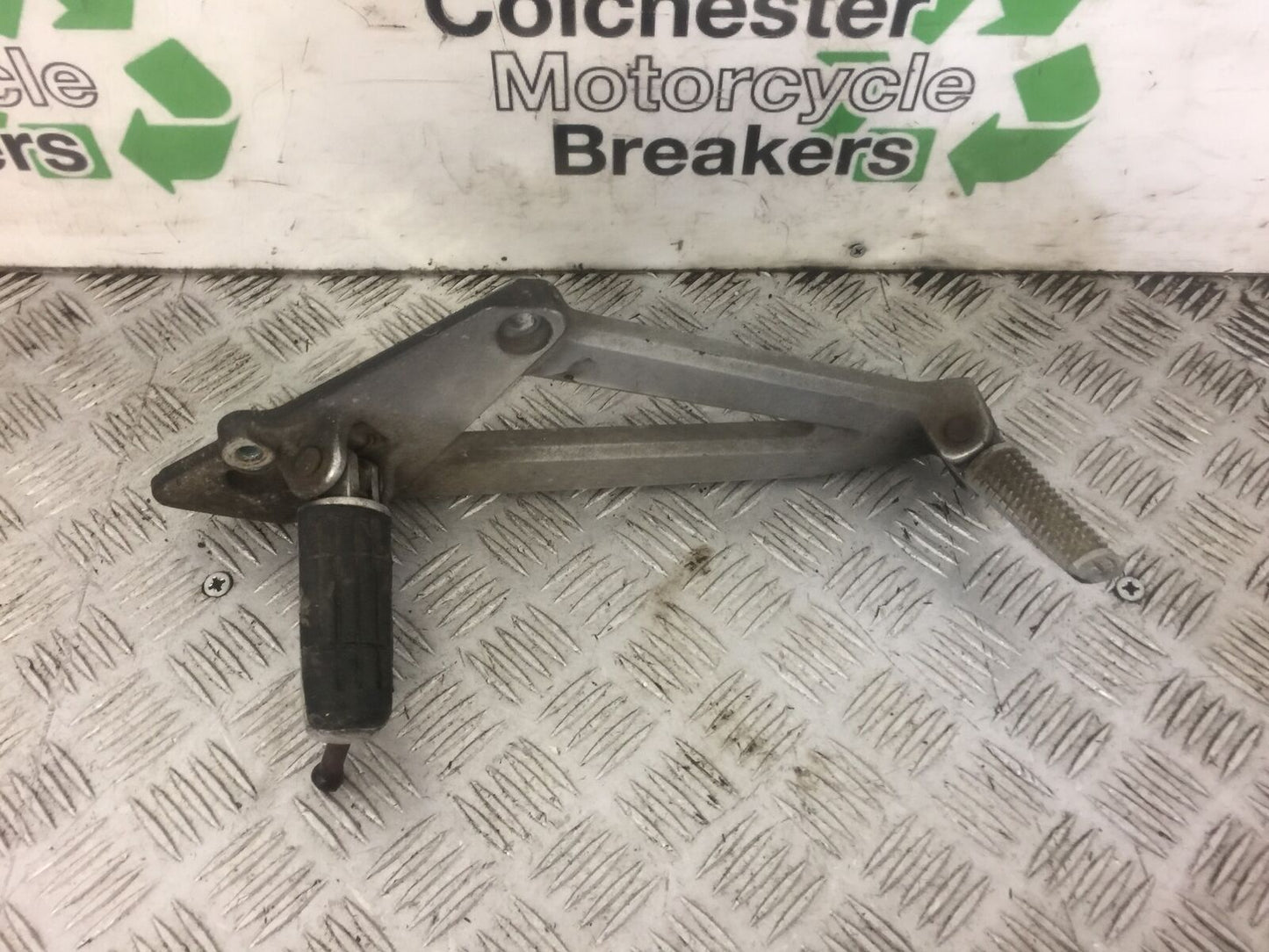 YAMAHA XJR400 XJR 400 LEFT HANGER  YEAR 1992 (STOCK 425)