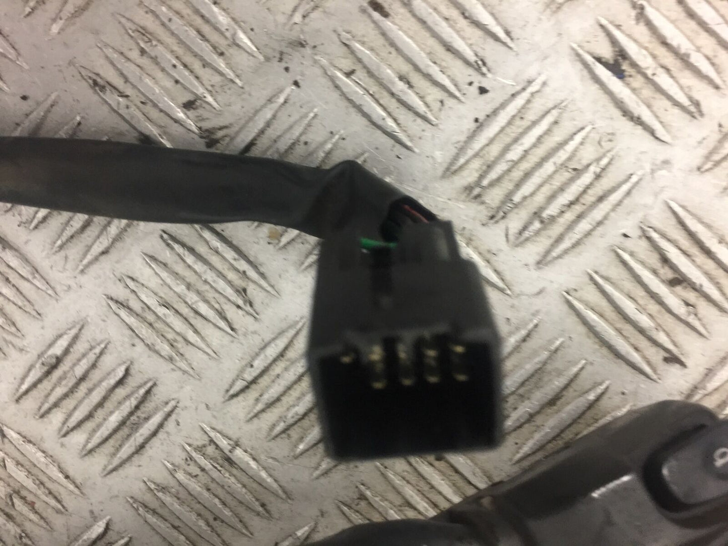 KAWASAKI ER6 F LEFT SWITCH GEAR YEAR 2006-2008 STOCK 401)
