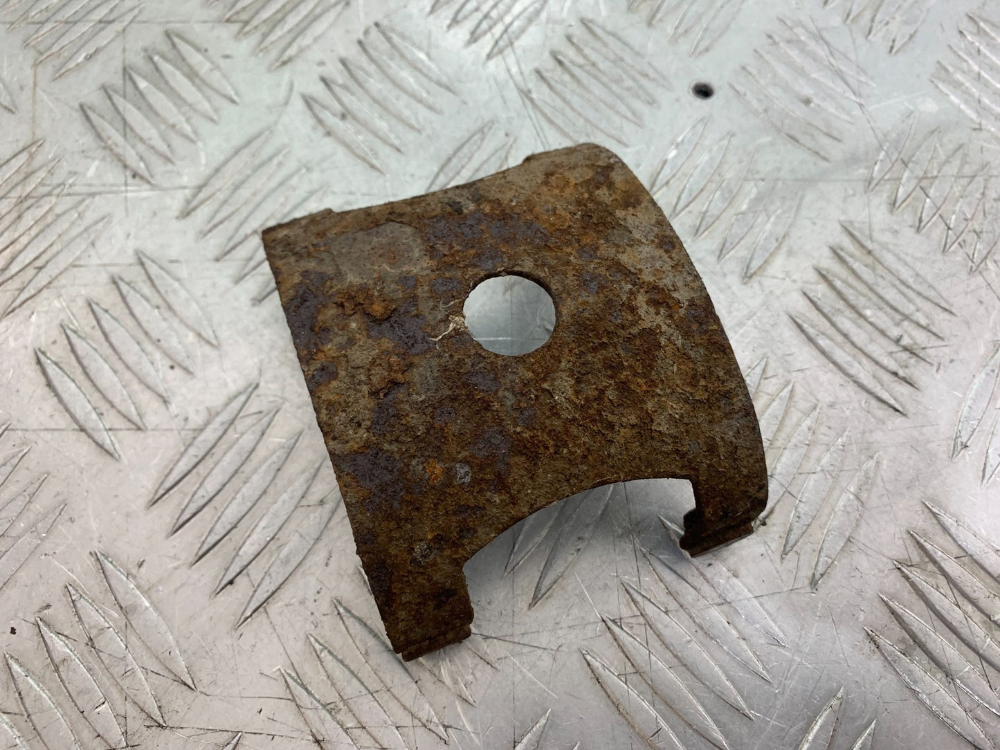 HONDA CBF125 CBF 125 FRONT MUDGUARD BRACKET  YEAR 2009-14 (CMB1182)