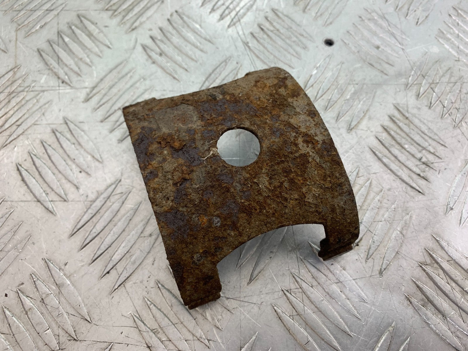 HONDA CBF125 CBF 125 FRONT MUDGUARD BRACKET  YEAR 2009-14 (CMB1182)