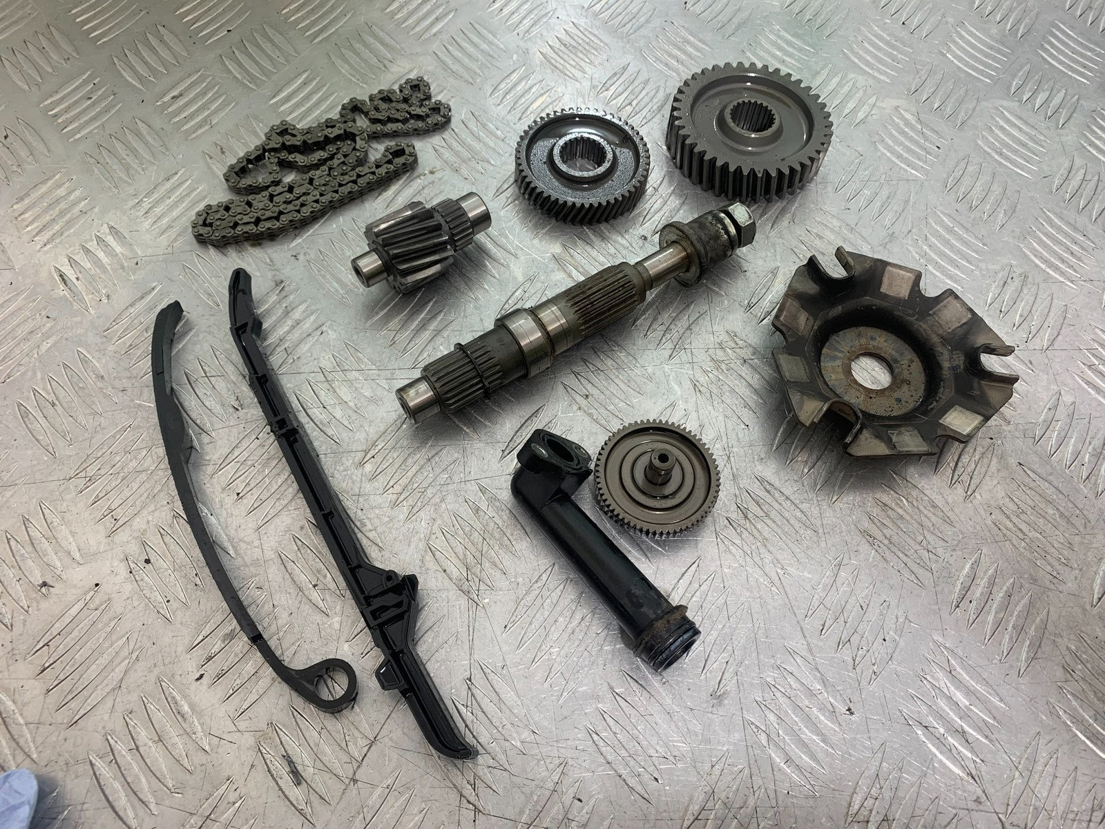 YAMAHA XMAX 300 VARIOUS ENGINE PARTS  YEAR 2017-2020 (CMB1218)