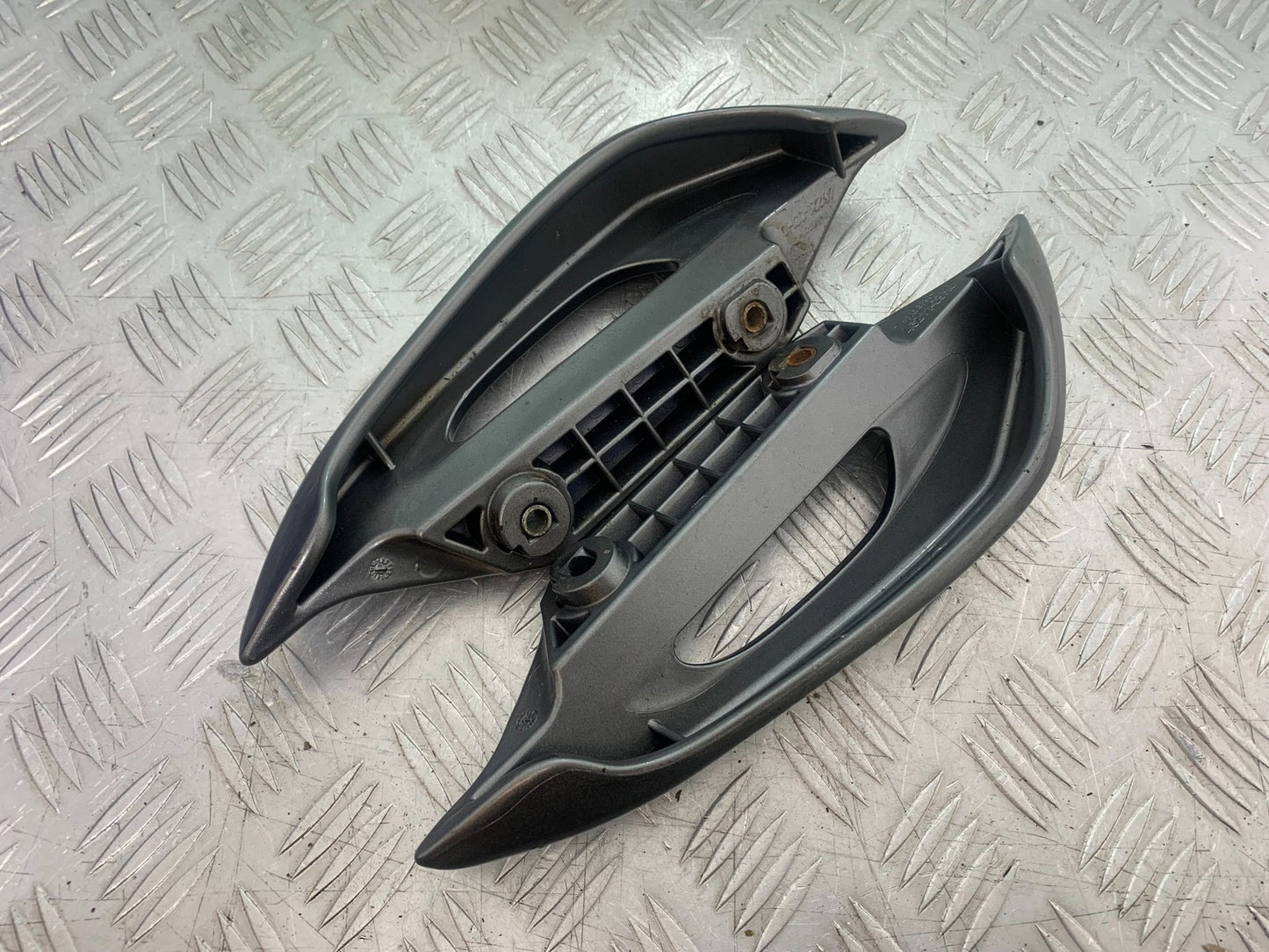 SUZUKI AN 200 UH 200 GRAB RAILS   YEAR 2007-2009 (CMB1256)