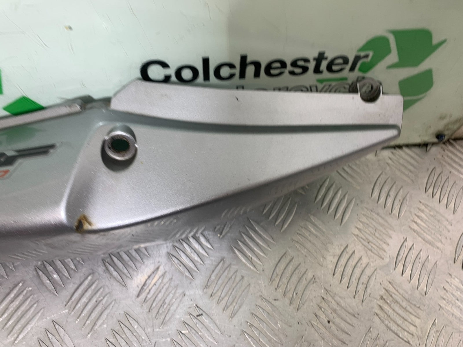 HONDA CBF600 CBF 600 RIGHT SEAT PANEL  YEAR 2004-07  (CMB1305)