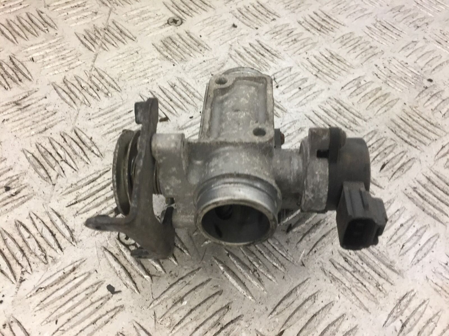YAMAHA XMAX 125 XMAX-125 THROTTLE BODY  YEAR 2012 (STOCK 689)
