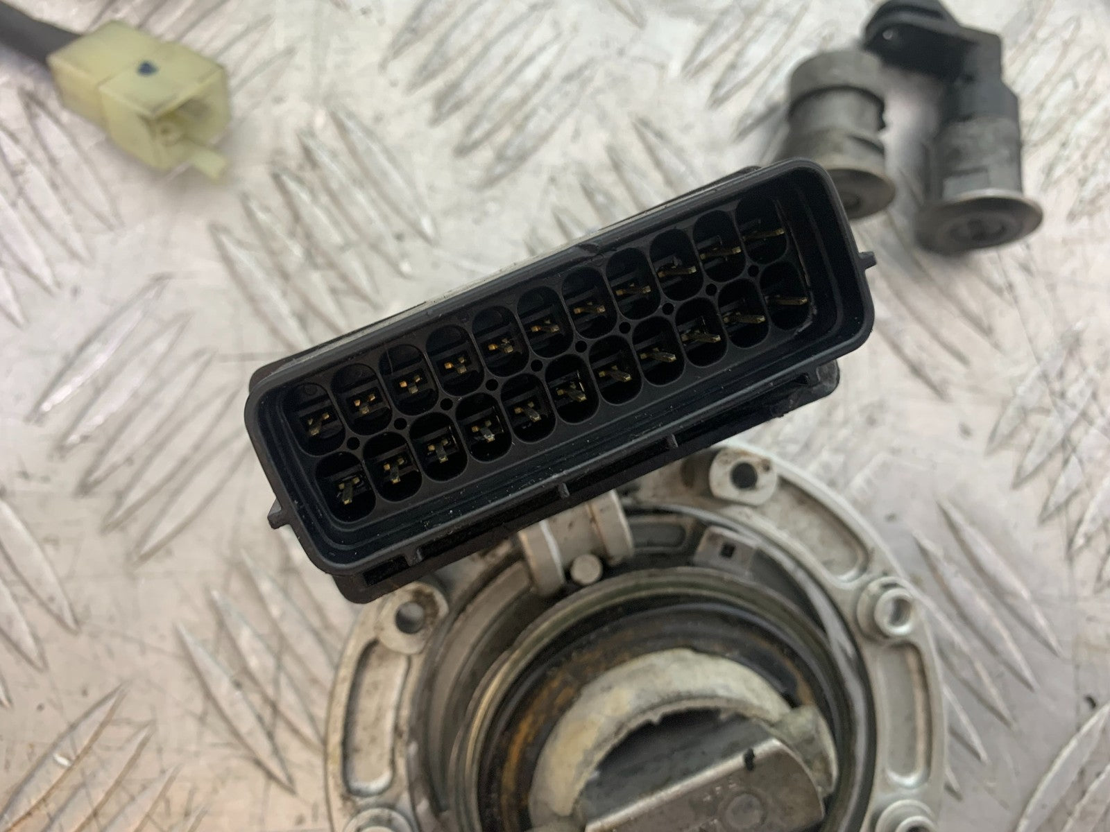 HONDA NT650 V DEAUVILLE ECU LOCKS AND KEY   YEAR 1998-01(CMB1320)