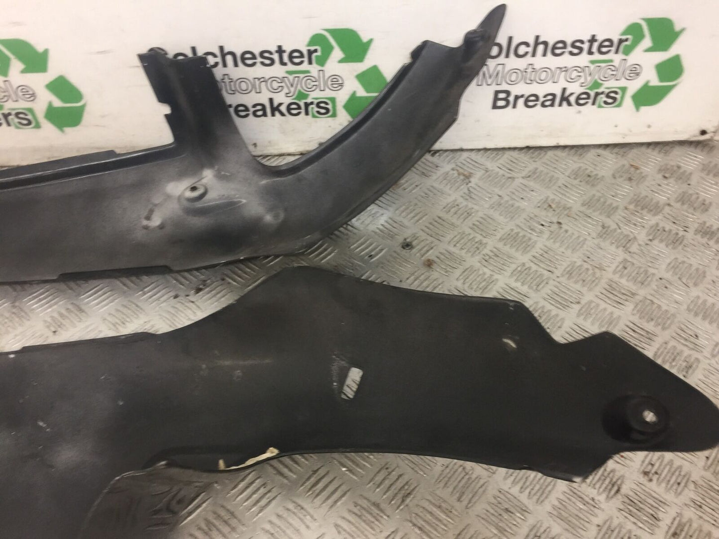 HONDA HONDA CBR400 RR LEFT & RIGHT SEAT PANELS YEAR 1990-95(STOCK 624)