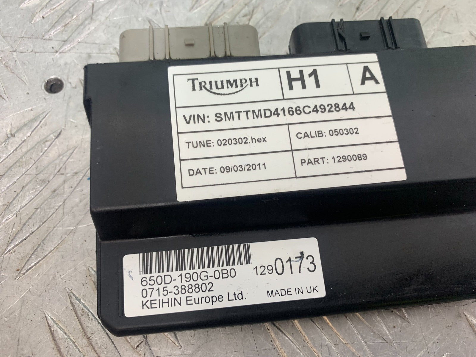 TRIUMPH 675 STREET TRIPLE R ECU  YEAR 2013 - 2016 (CMB1221)