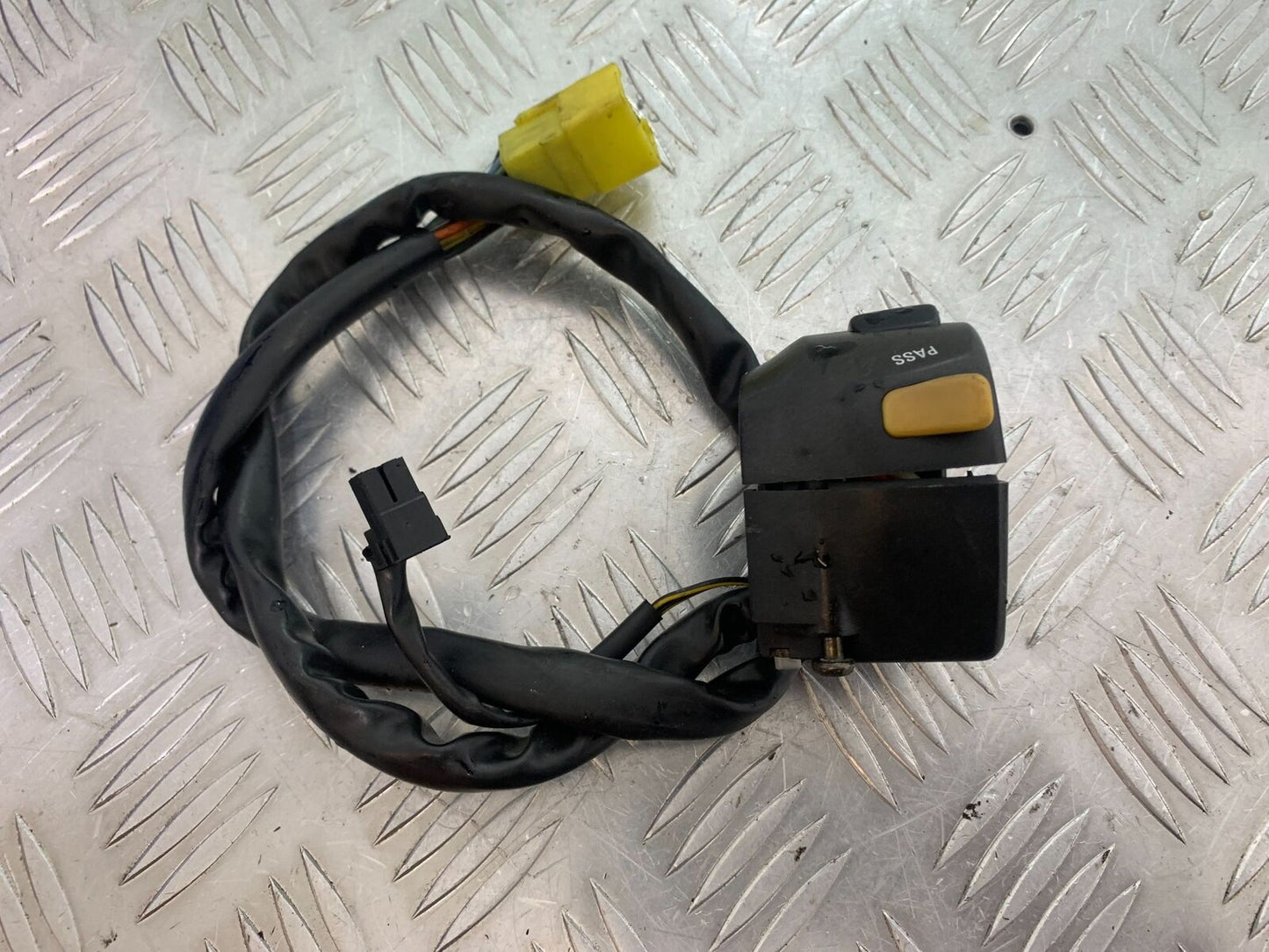 SUZUKI SV650 SV 650 mk1 LEFT SWITCH GEAR  YEAR 1999-2002 (CMB1036)