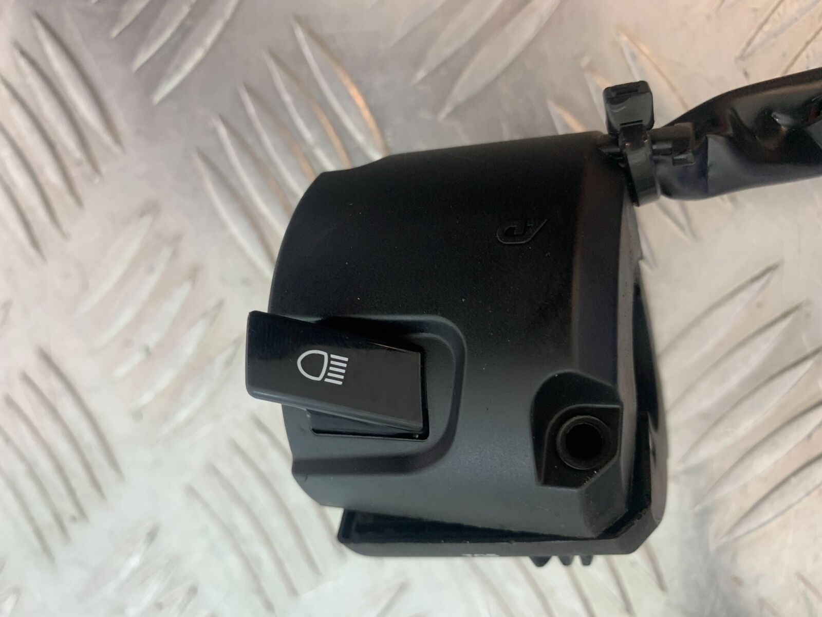 YAMAHA XSR900 XSR 900 LEFT SWITCH GEAR  YEAR 2021-2022 (CMB1073)
