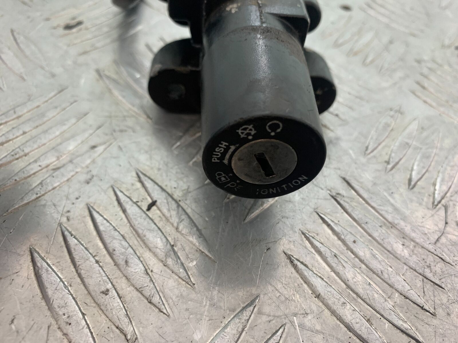 MUTT GT-SS 125 IGNITION SWITCH AND PETROL CAP  YEAR 2020- 2024  (CMB1085)