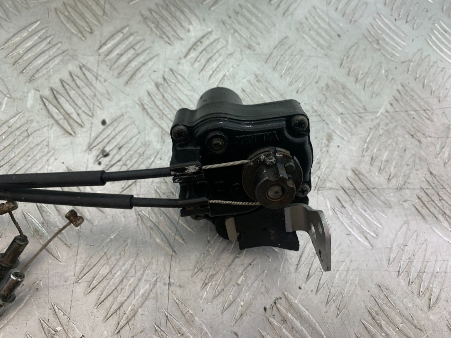 YAMAHA FZS1000 FAZER EXHAUST SERVO & CABLES   YEAR 2001-05 (CMB1275)