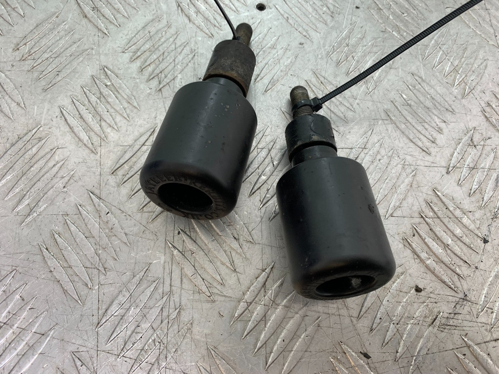 HONDA CBF600 CBF 600 CRASH BOBBINS YEAR 2004 -07 (CMB1247)