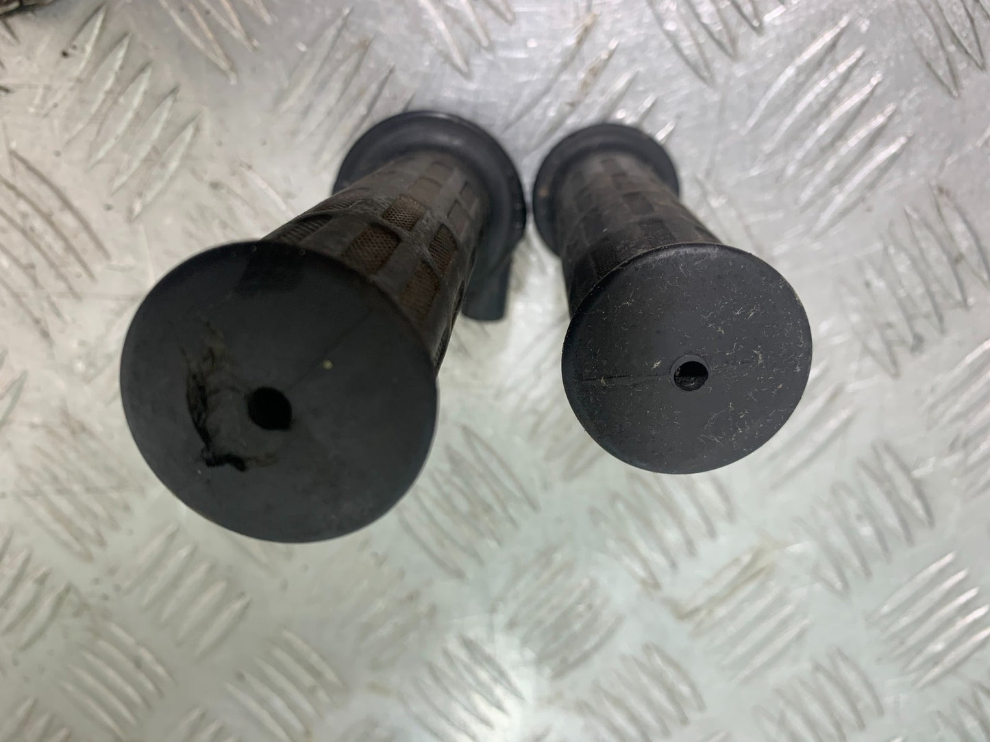 HONDA CG125 CG 125 THROTTLE AND GRIP YEAR 1998-2000 (CMB1282)