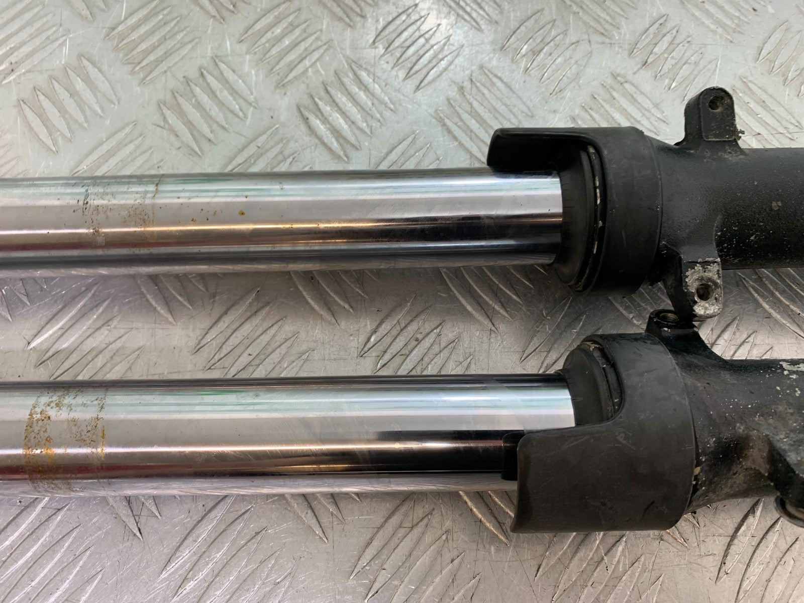 HONDA CBF500 CBF 500 FORKS YEAR 2004-2008  (CMB1294)