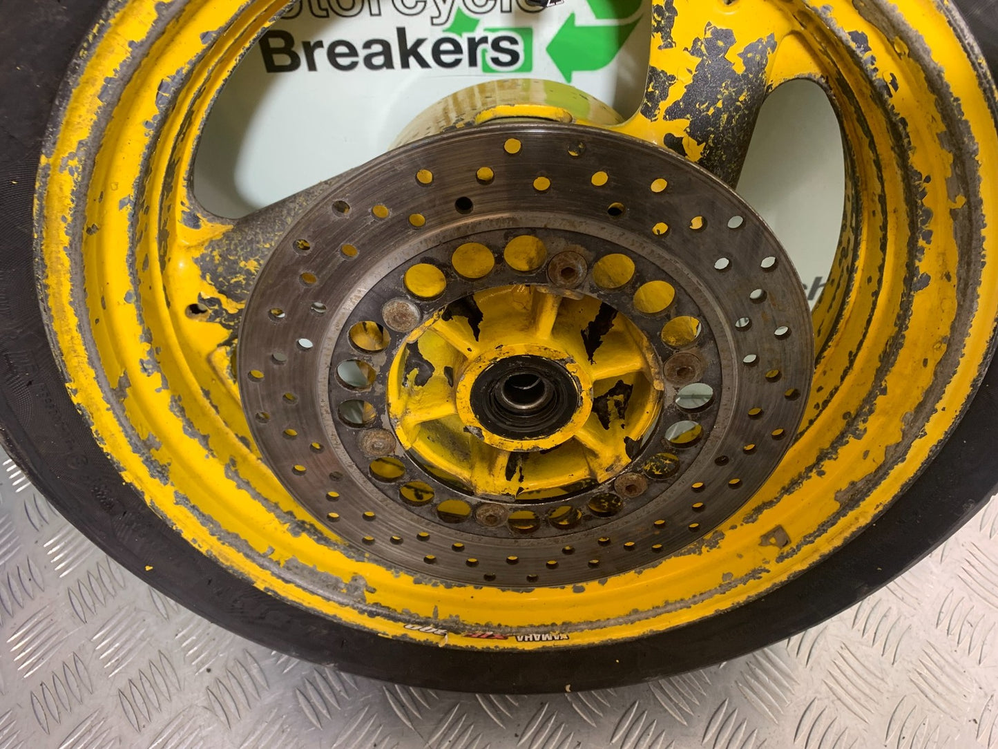 YAMAHA XJR1300 XJR 1300 REAR WHEEL  YEAR  1999-2003 (CMB1119)