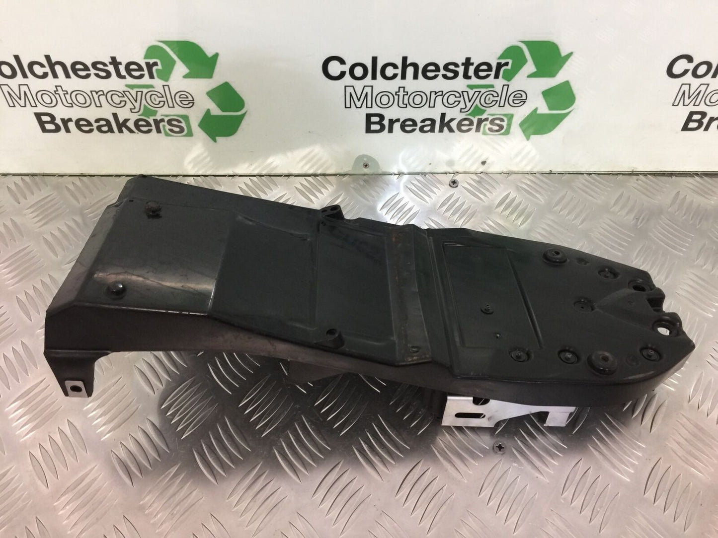 KAWASAKI Z1000 Z 1000 UNDERTRAY   YEAR 2007-2009  (STOCK 927)