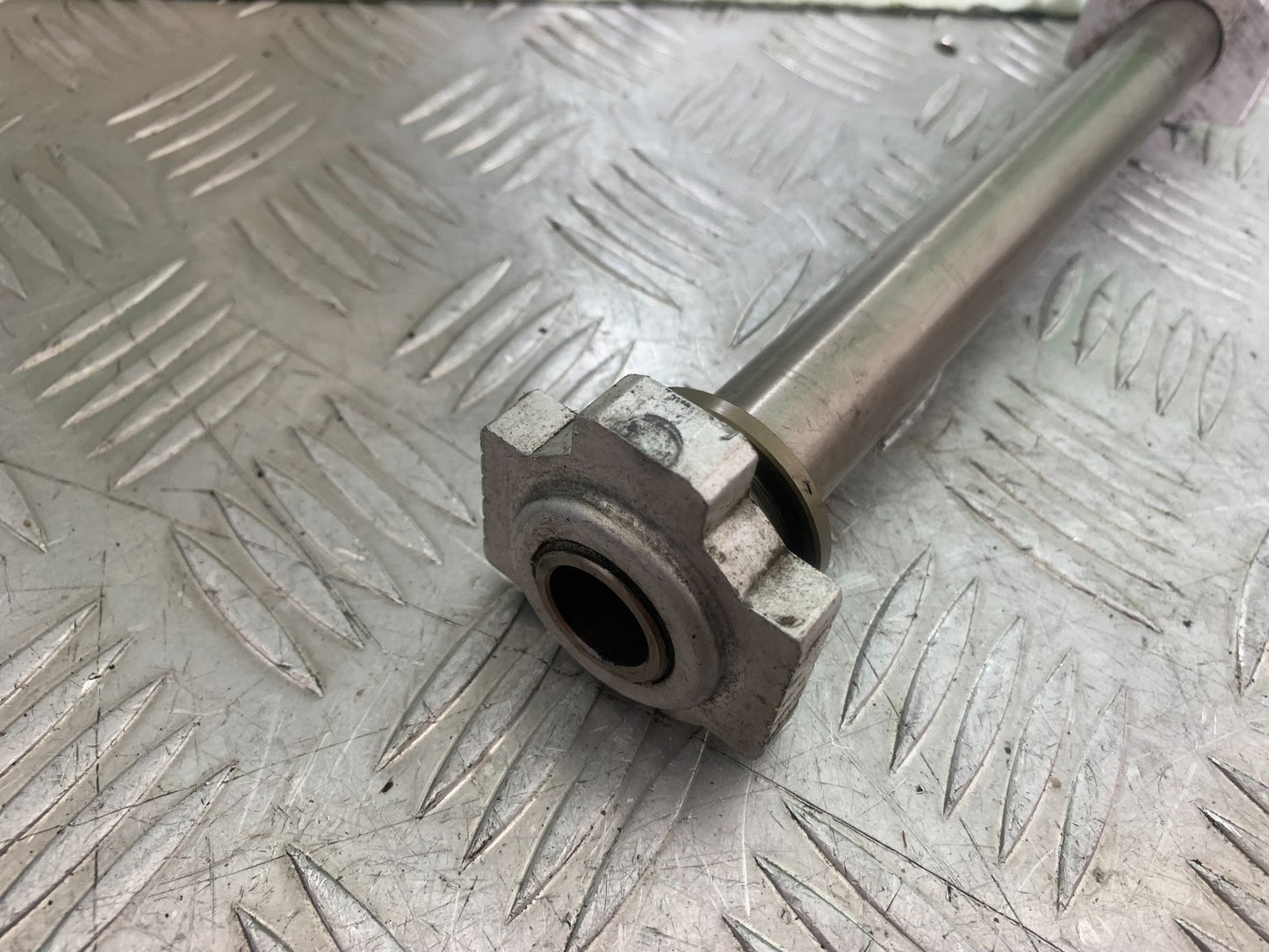 KTM 690 DUKE R LC4 REAR WHEEL SPINDLE YEAR 2012-2015  (CMB1180)
