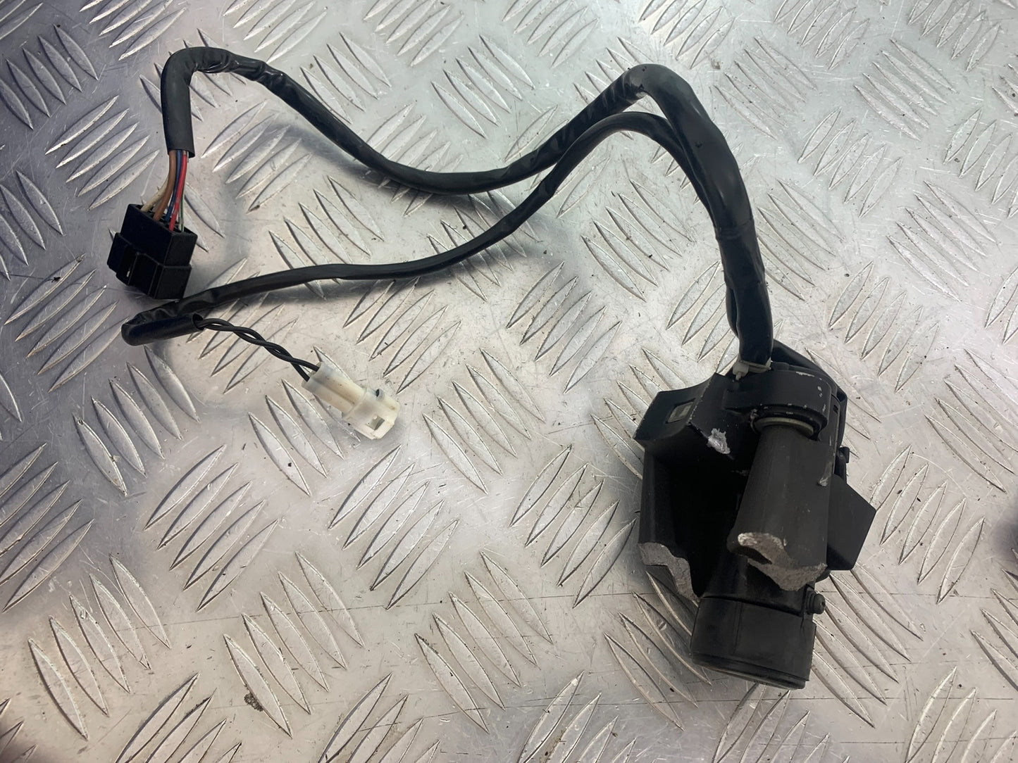 KAWASAKI ZX6R ECU LOCKS 2 KEYS YEAR 2009-2012 (CMB1136)