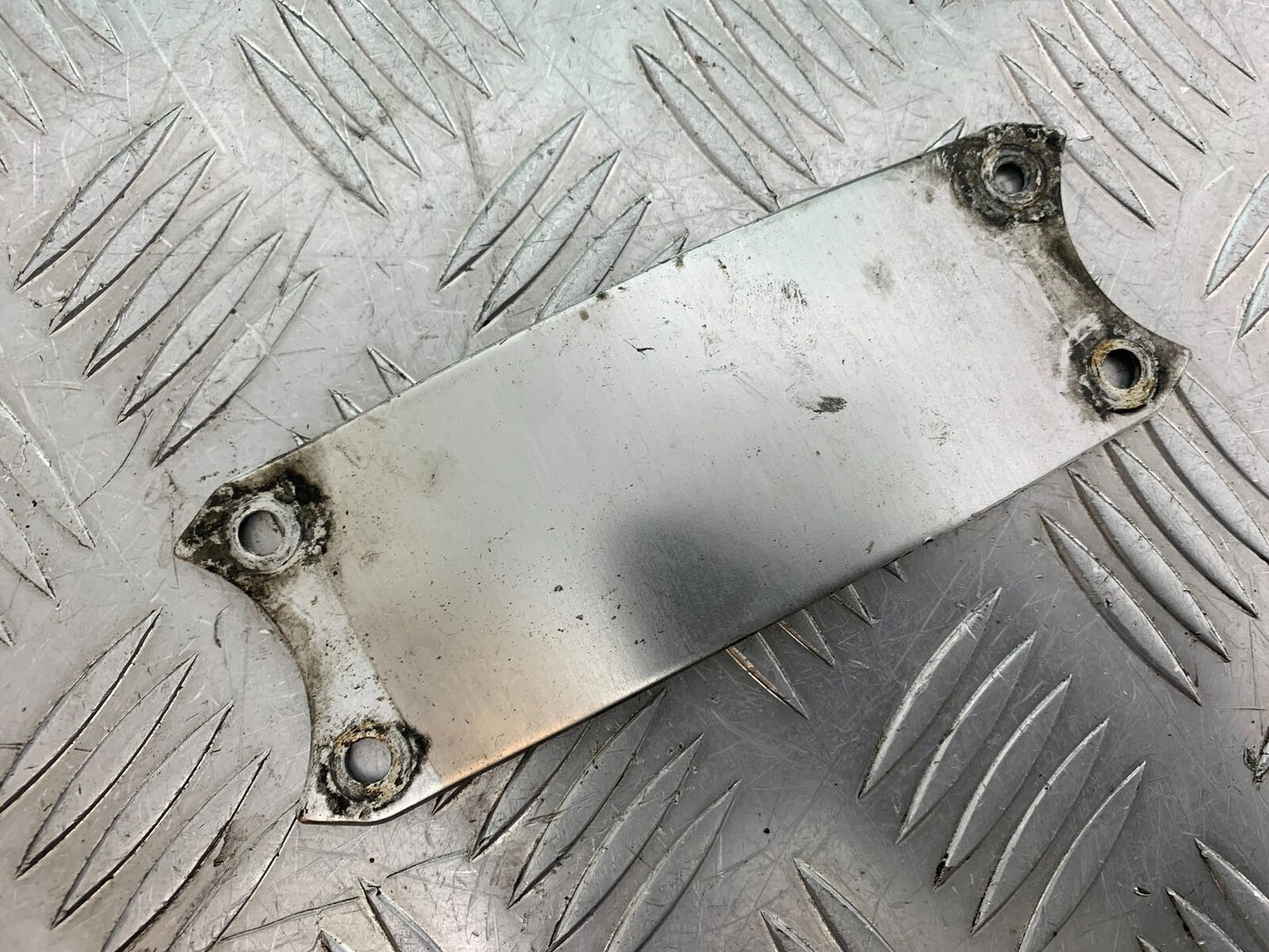 YAMAHA FJ1100 FJ 1100 MUDGUARD BRACE YEAR 1984-1985 (CMB1101)