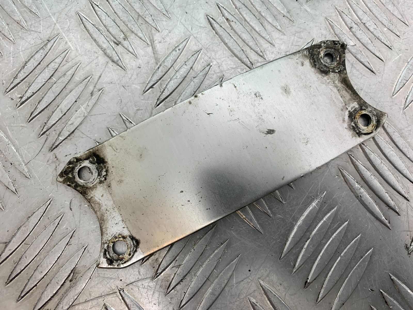 YAMAHA FJ1100 FJ 1100 MUDGUARD BRACE YEAR 1984-1985 (CMB1101)