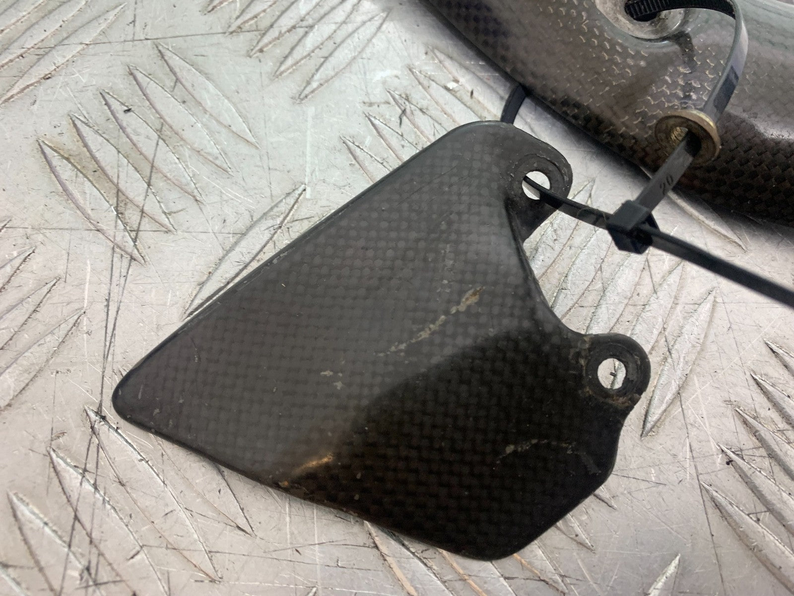 DUCATI 996 SPS 748 916 998 CARBON EXHAUST SHIELDS    1999-2000 (CMB1209)