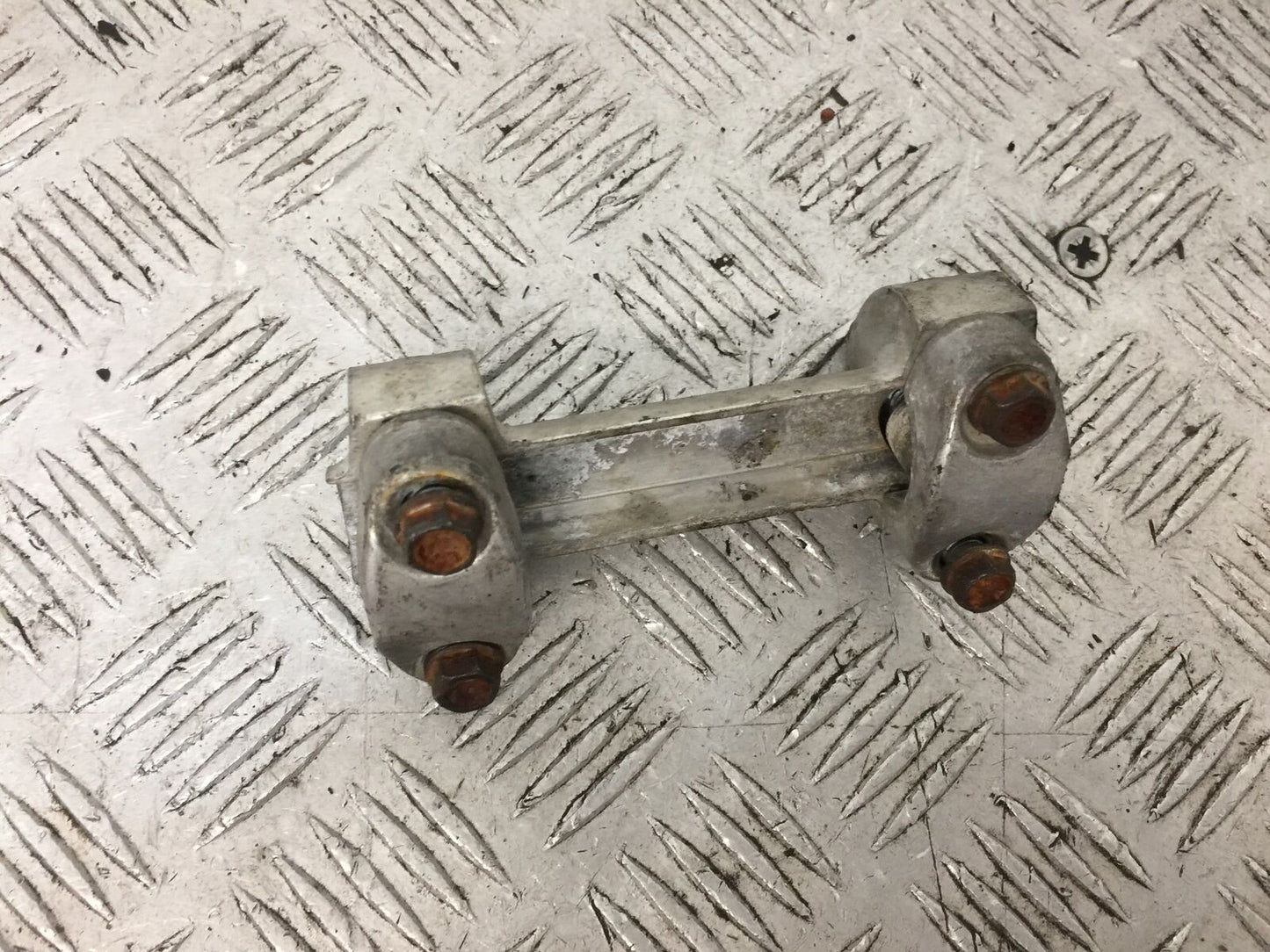 KTM400 KTM 400 LC4-E HANDLEBAR CLAMP   YEAR 2000 (STOCK 898)