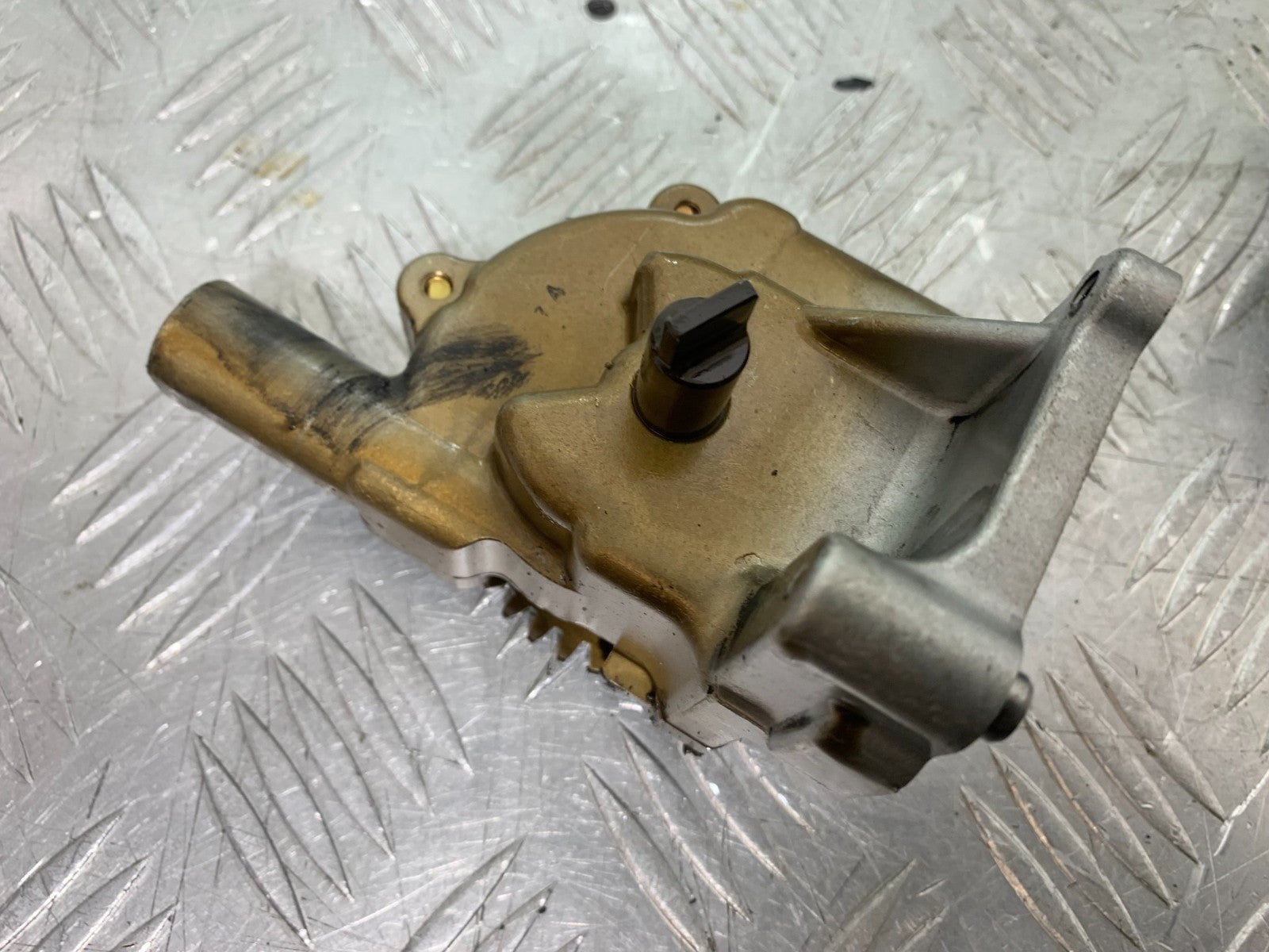 TRIUMPH 955i SPRINT ST OIL PUMP  YEAR 1999-2004