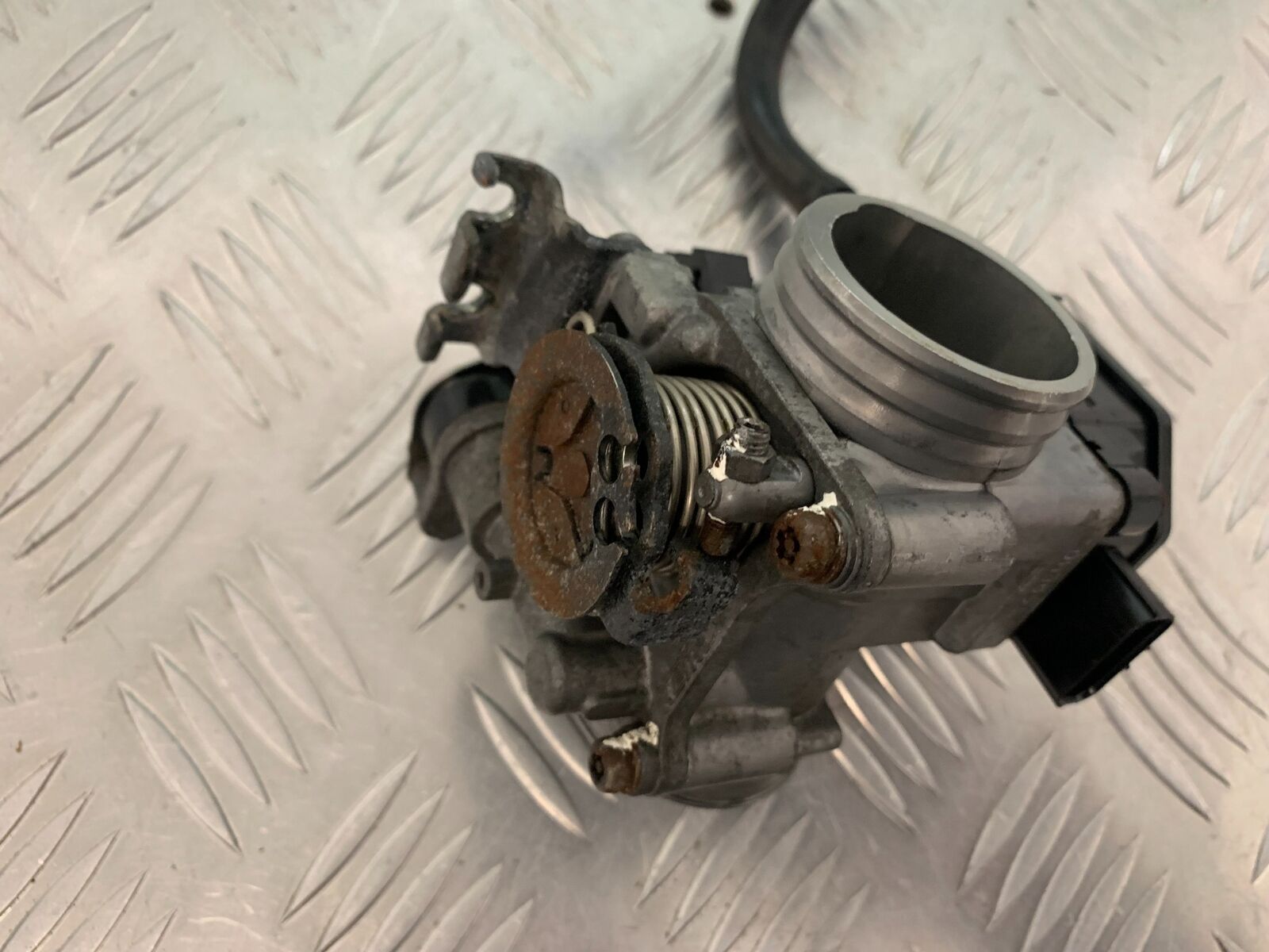 KAWASAKI NINJA 250 SL THROTTLE BODY  YEAR 2015-2017 (STOCK 983)