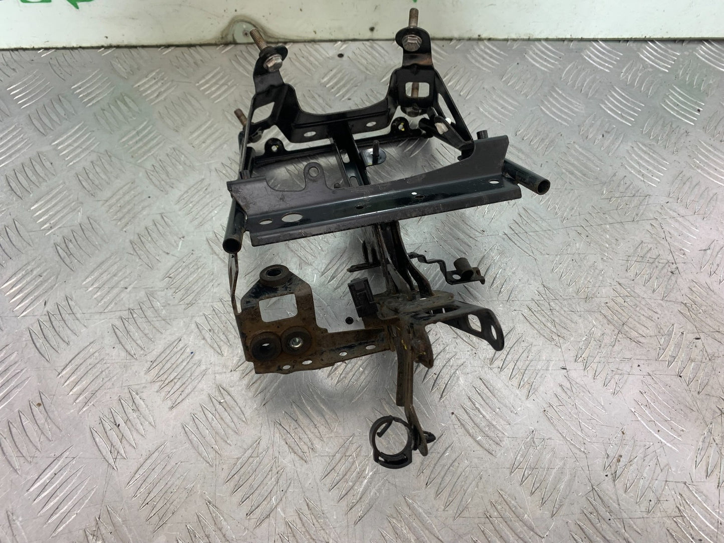 YAMAHA XMAX 125 XMAX-125 FAIRING BRACKET  YEAR 2015-2020  (CMB1266)