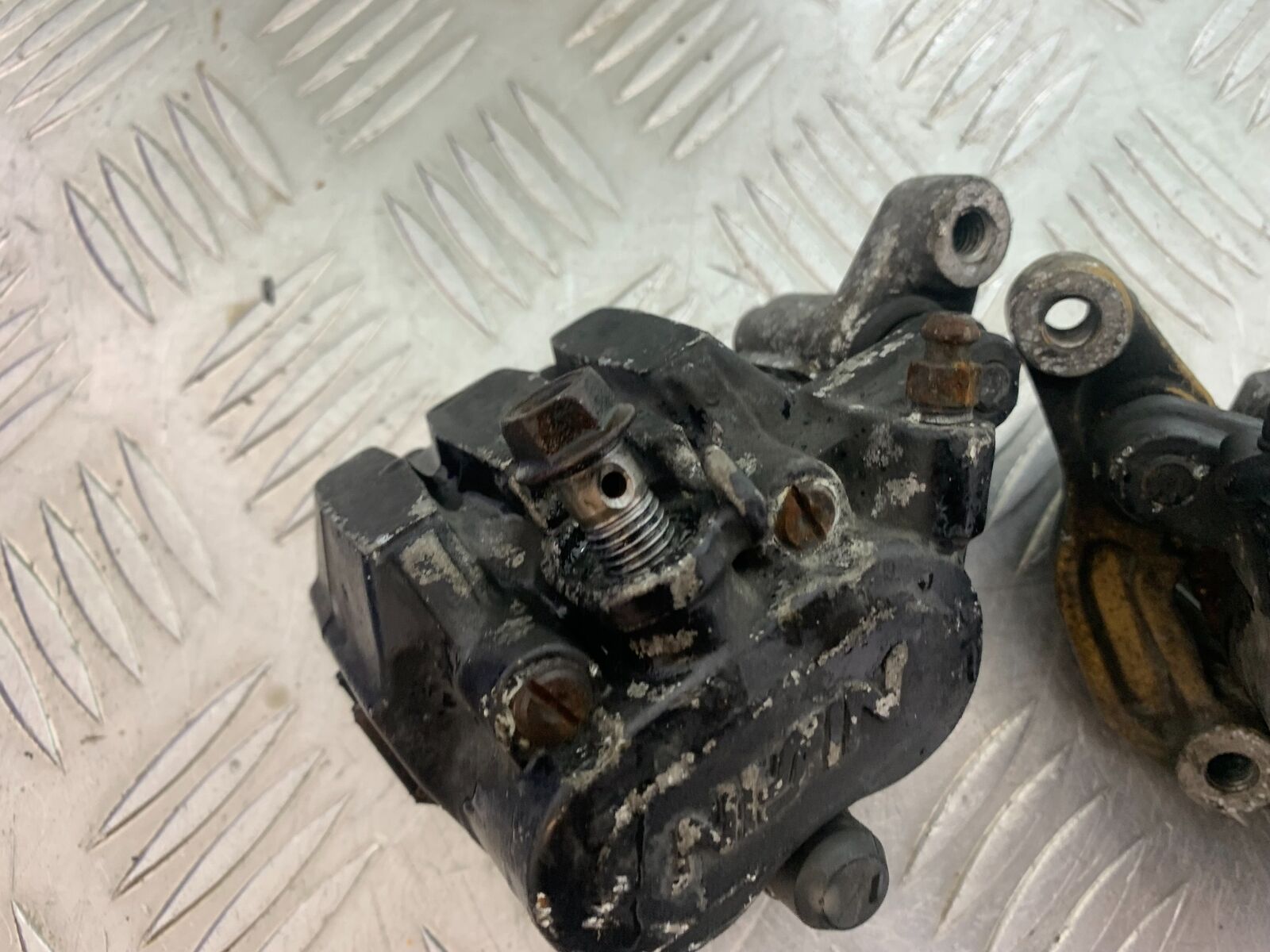 HONDA CBR600 CBR 600 F2 FRONT BRAKE CALIPERS  YEAR 1991-1993 (CMB1114)