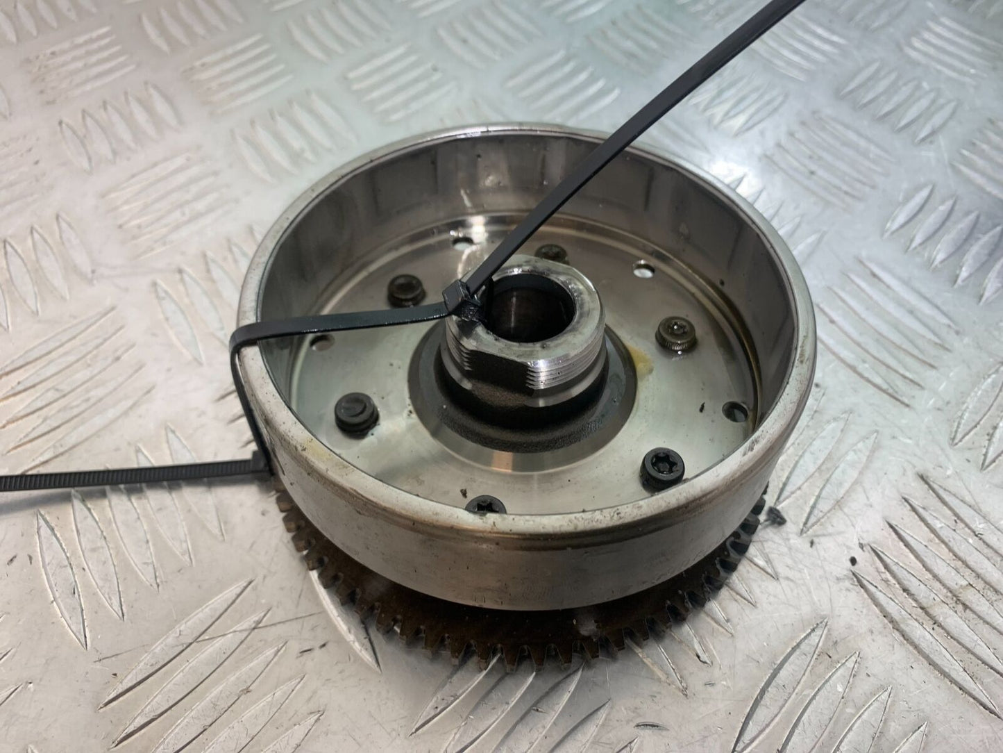 KAWASAKI ZX9R ZX9 C FLYWHEEL ROTOR  YEAR 1998-99 (STOCK 903)