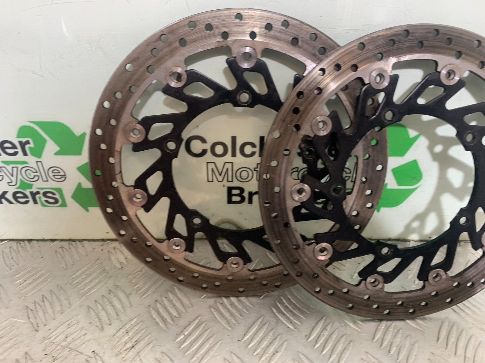 YAMAHA YZF R1 14 B BIG BANG FRONT BRAKE DISCS   2009-14 (CMB1175)