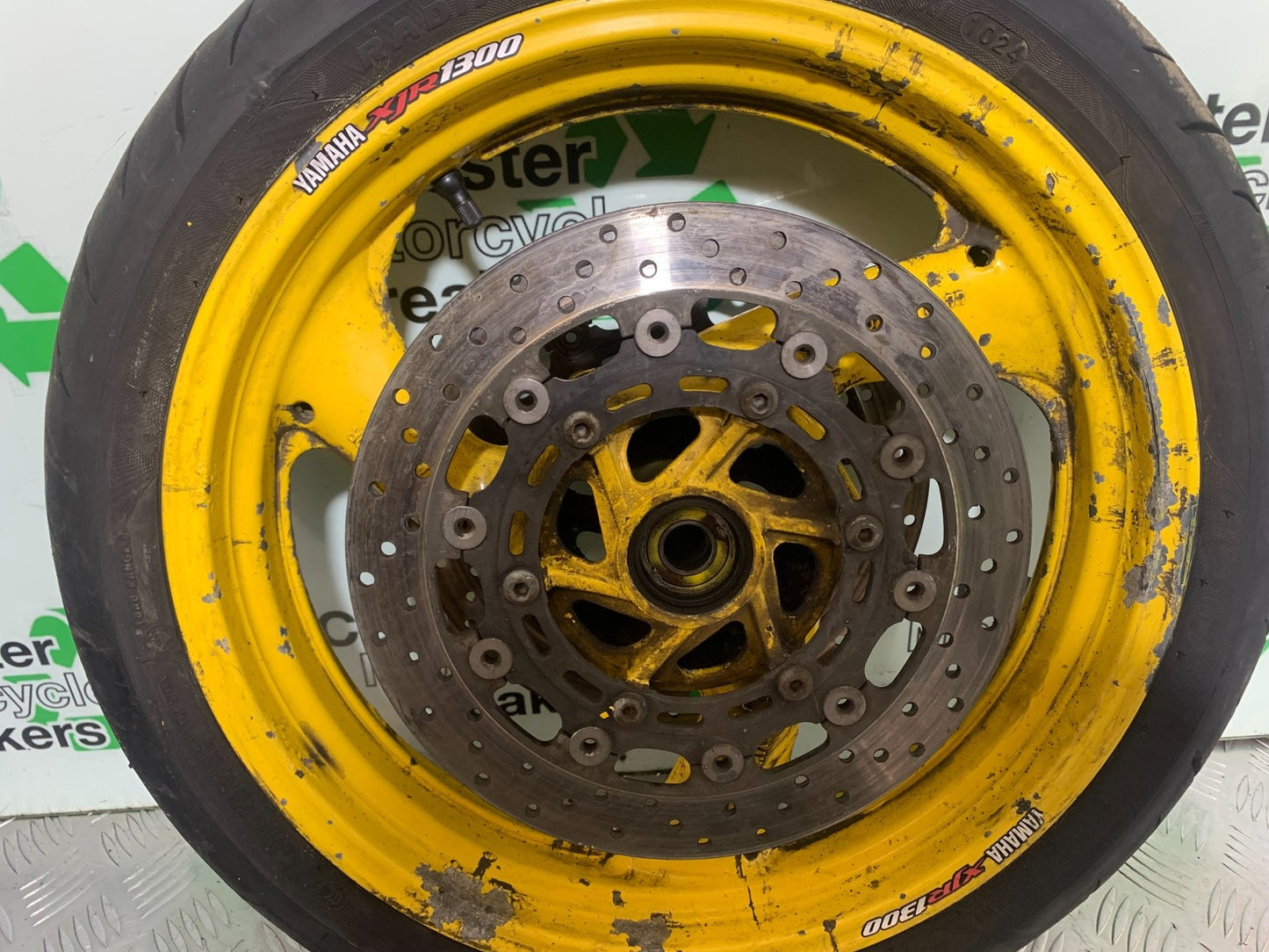 YAMAHA XJR1300 XJR 1300 FRONT WHEEL  YEAR  1999-2003 (CMB1119)