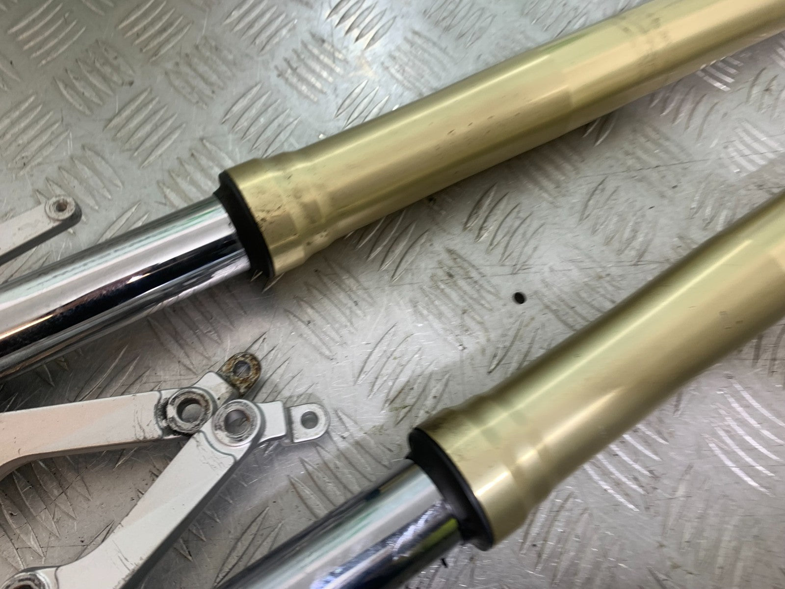 YAMAHA YZF R1 4XV FORKS  YEAR 1998-99 (CMB1291)