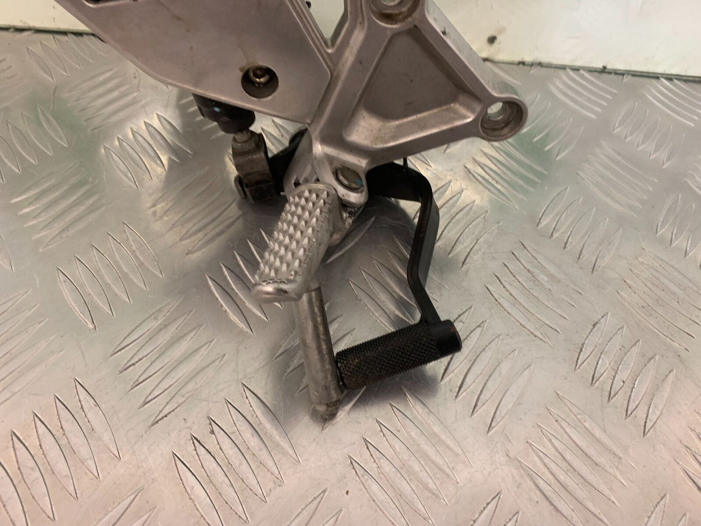 HONDA CBR650 R CBR 650R FRONT RIGHT HANGER AND PEG   YEAR 2019-2020 (STOCK 952)