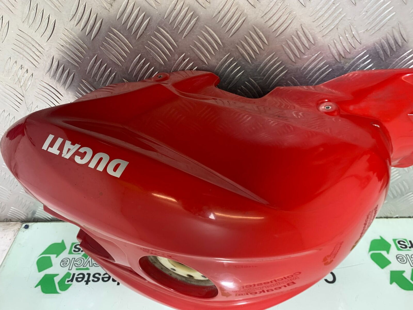 DUCATI STREETFIGHTER 848 PETROL TANK  YEAR 2011-2016 (CMB1050)