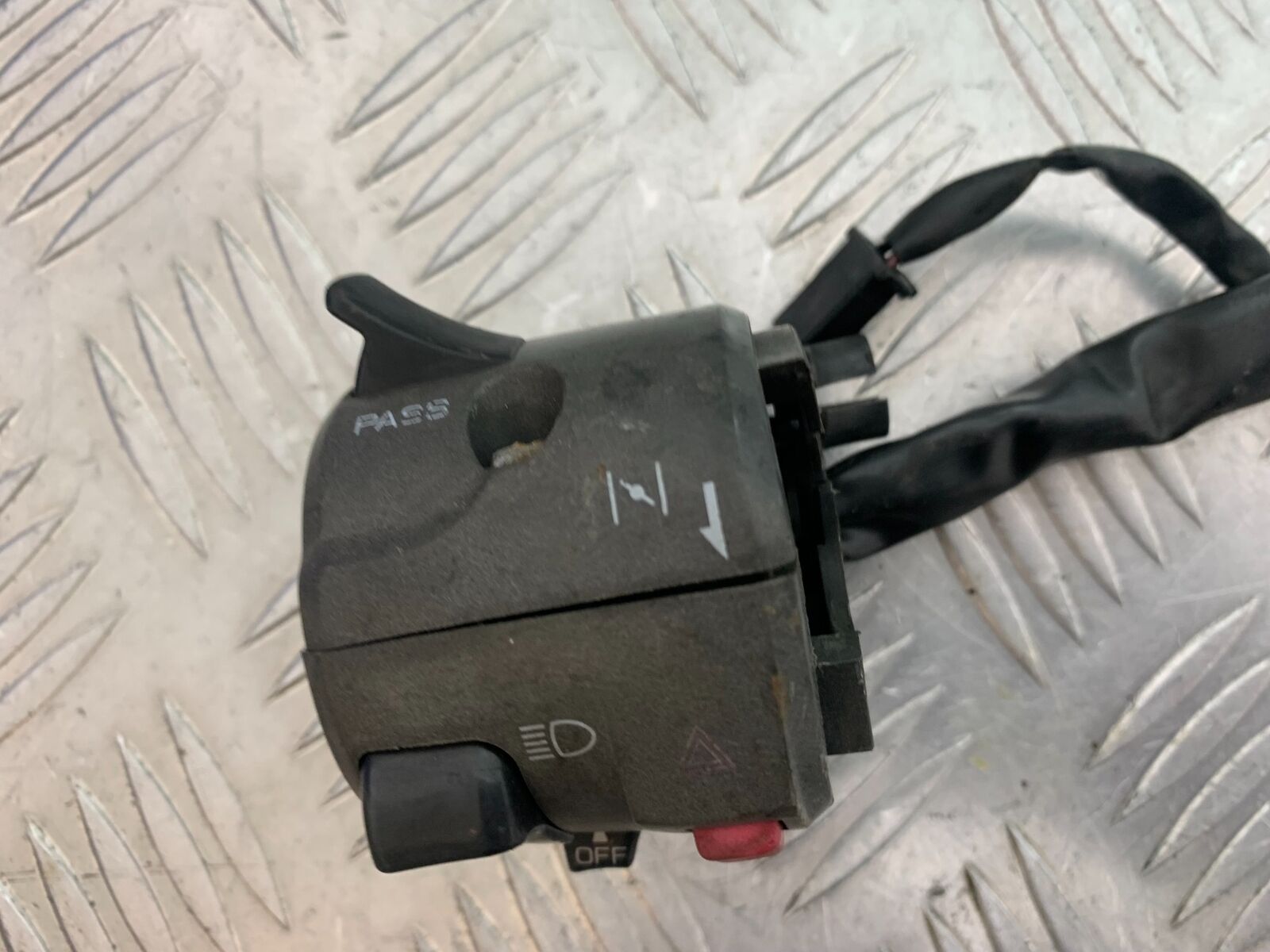 KAWASAKI Z750 Z 750 LEFT SWITCH GEAR  YEAR 2004-2006  (CMB1104)