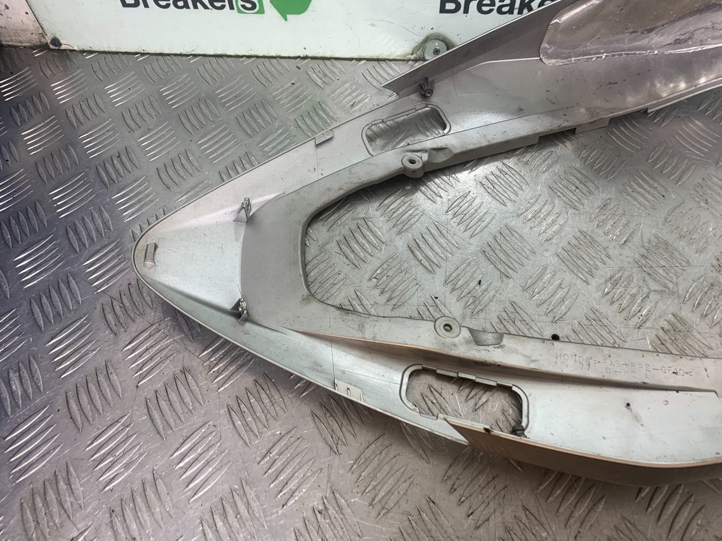 HONDA VFR800 VFR 800 V-TEC TAIL PIECE  YEAR 2002 -09 (CMB1296)