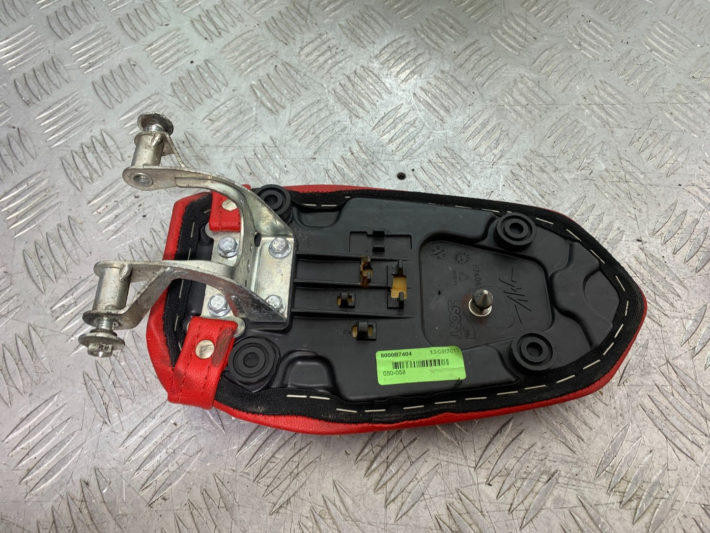 MV AGUSTA 675 F3 REAR SEAT   YEAR 2012-2016 (CMB1302)