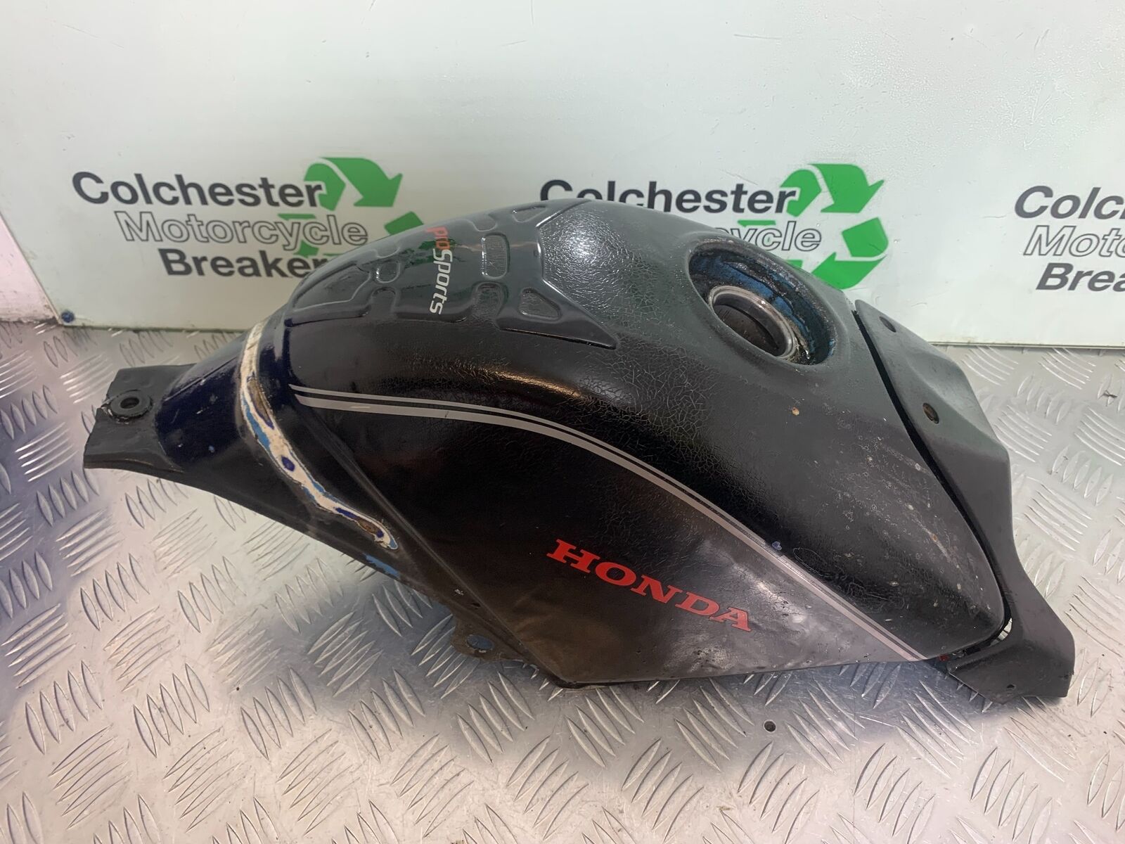 HONDA CBR125 CBR 125 PETROL TANK YEAR 2004-06  (CMB1040)