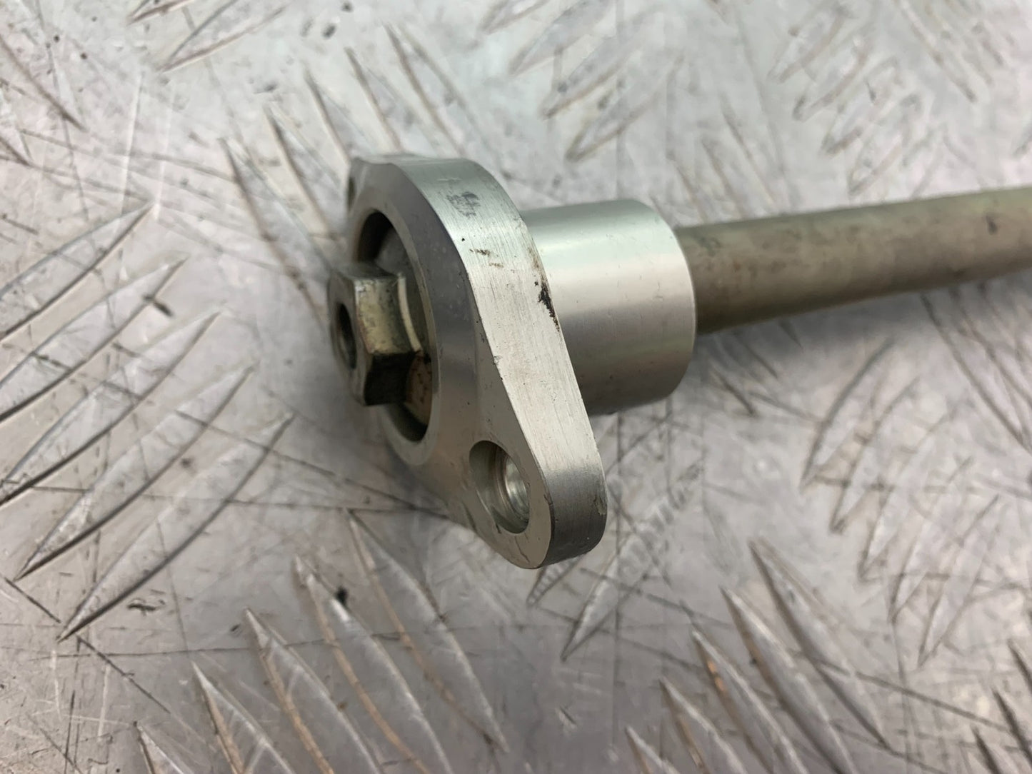 TRIUMPH 675 STREET TRIPLE R SWINGARM SPINDLE    YEAR 2013 - 2016 (CMB1221)